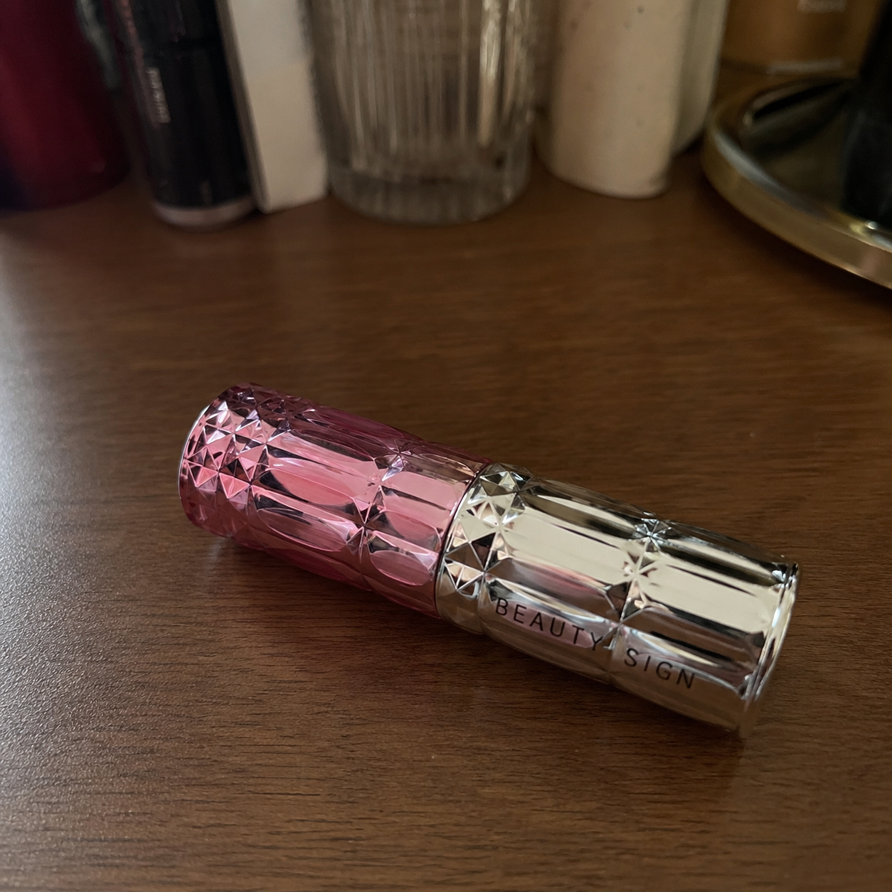 I keep it in my bag because it’s so easy to reapply.