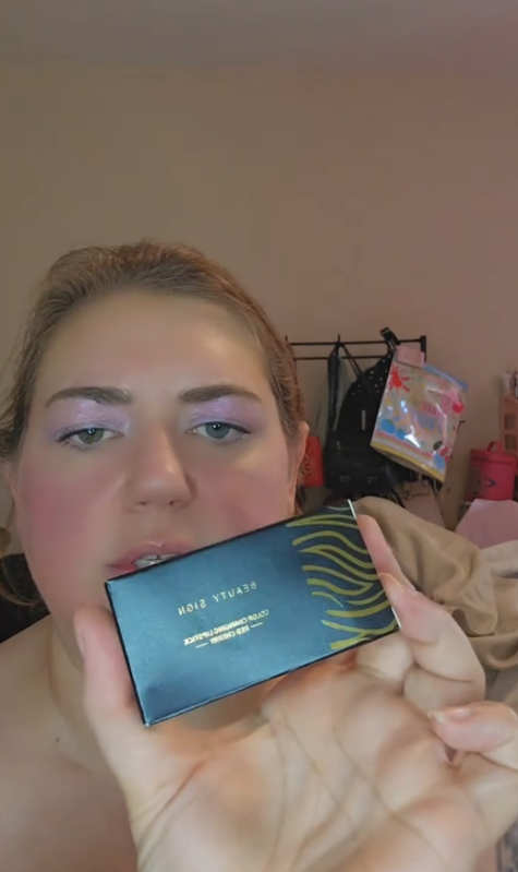 Amazing product! I get compliments every time I wear it.