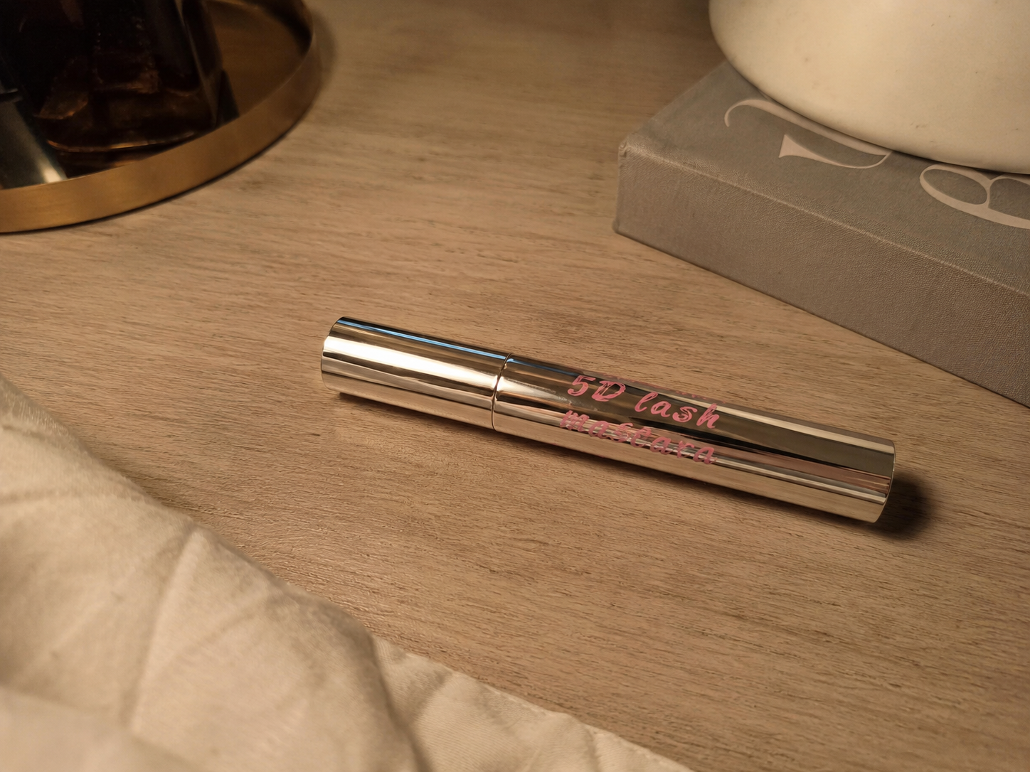 No smudging, no flaking, and it still feels comfortable after hours of wear.